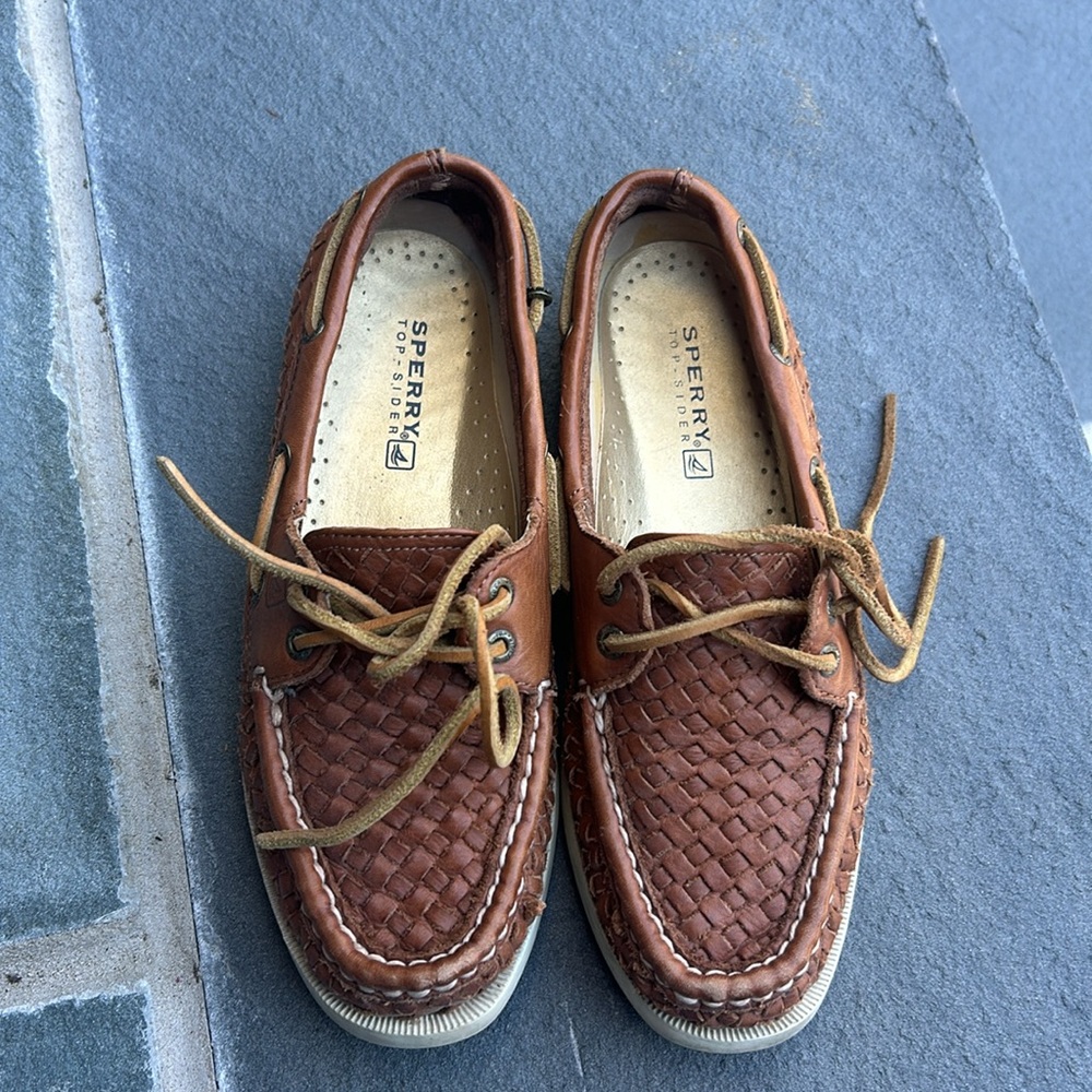 Leather woven Sperry boat shoes (women’s)